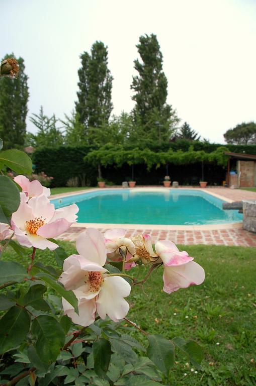 Agriturismo Borgo San Francesco Базильо Экстерьер фото